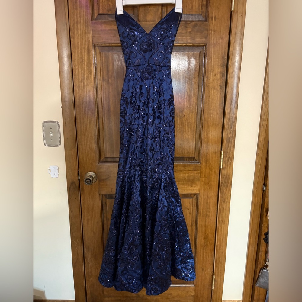 NAVY BLUE PROM DRESS